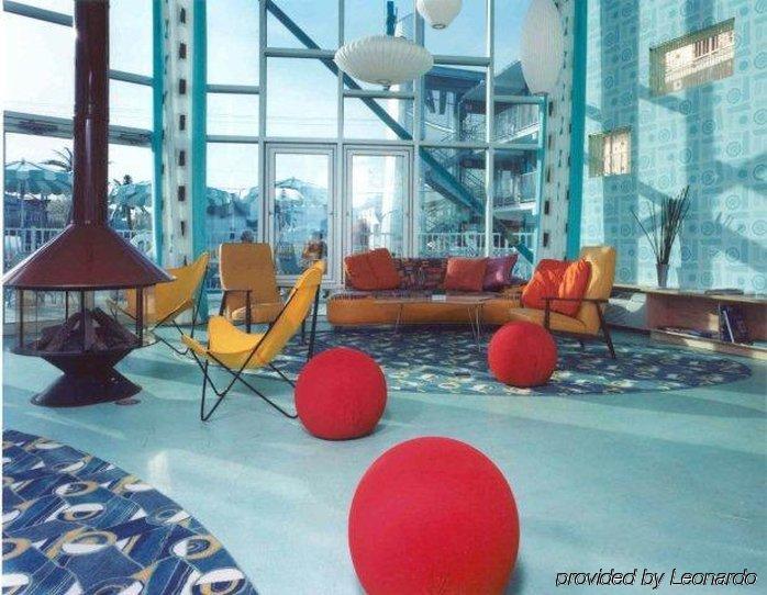 The Starlux Hotel Wildwood Interior photo