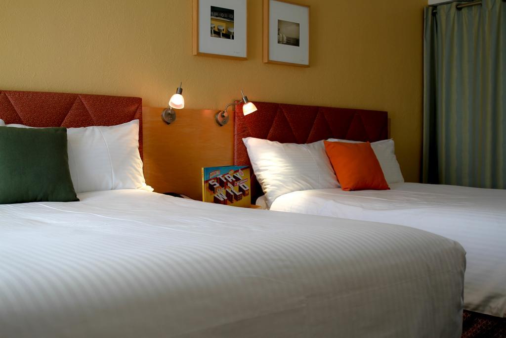 The Starlux Hotel Wildwood Exterior photo